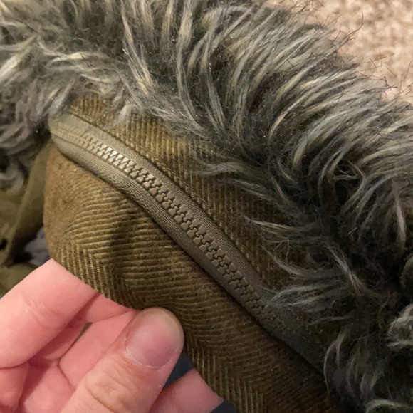 SOLD😍NORTH FACE XS women’s winter/fall jacket faux fur trendy  olive green belt - Picture 13 of 17